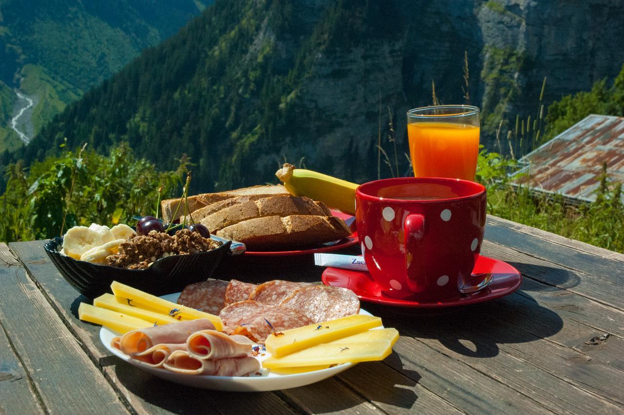 Mountain Hostel Gimmelwald Wengen Exterior foto